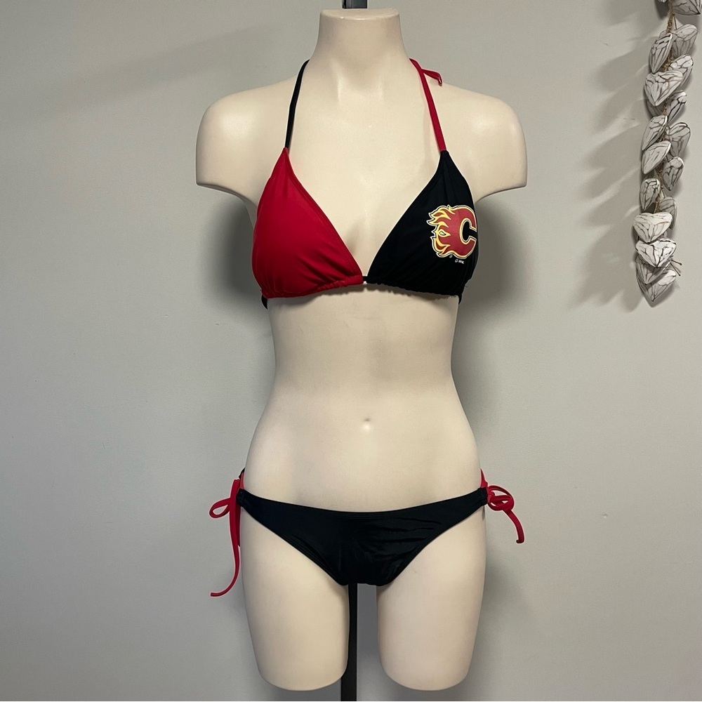 NHL Calgary Flames Hockey G-III Sports by Carl Banks Bikini Set Size Medium